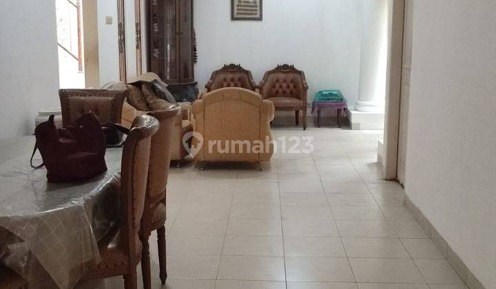 ruang makan rumah 2 lantai bebas banjir,furnished