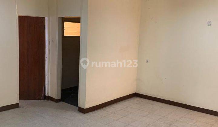 Rumah Lokasi Strategis Dalam Komplek Di Pulomas 1