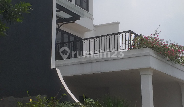 Rumah Mewah Baru 3 Lantai Balkon View Taman RTH Di Kahfi 1 Jaksel