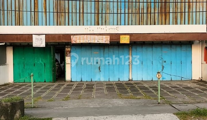 Di Jual Rumah Strategis Pinggir Jalan Utama 1 Lantai di Telukan Solo Baru Di Jual Rumah Strategis Pinggir Jalan Utama 1 Lantai di Telukan Solo Baru