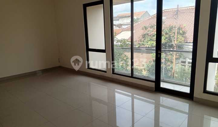 Nego Sampai Deal Rumah Baru di Taman Holis Indah