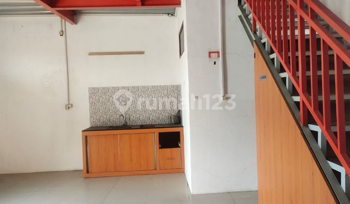 Strategic office rental on Main Road Caringin.