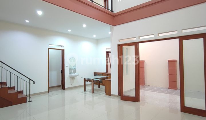 Two-story fully renovated house in Taman Kopo Indah 3. 2
