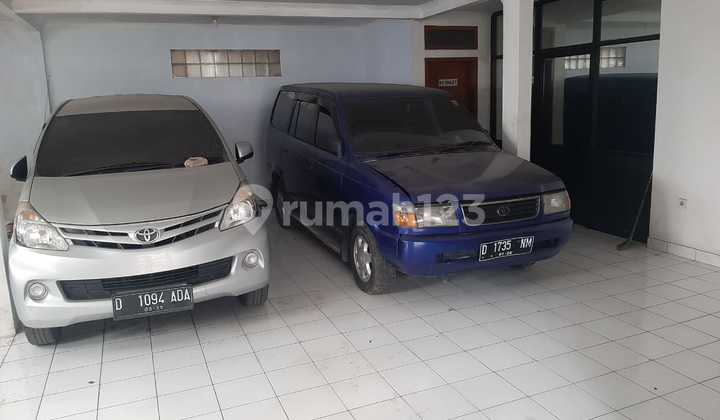 Large Hook 2.5 Floors in Kopo Permai