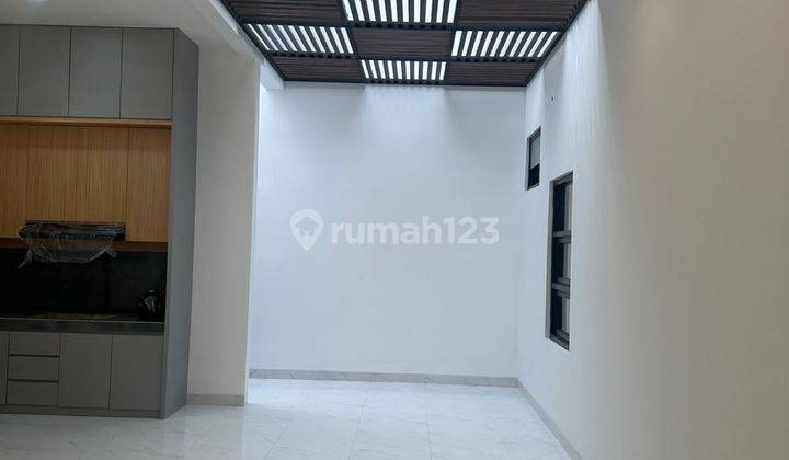 Rumah Baru Semi Furnished Di Taman Kopo Indah 2 Timur 2