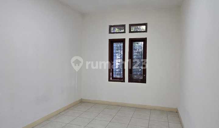 Ready to Occupy Nice House in Batununggal Indah 2