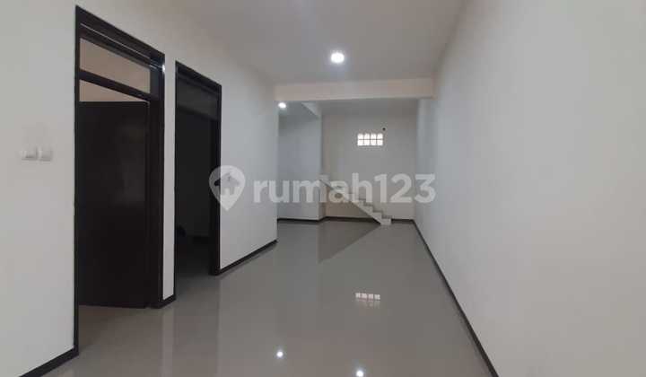Rumah 1.5 Lt Sudah Full Renovasi Di Taman Holis Indah