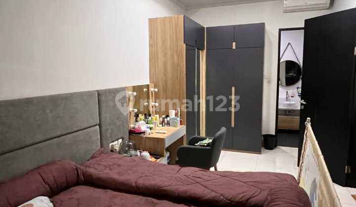 Full Furnished Bagus di Taman Holis Indah 2
