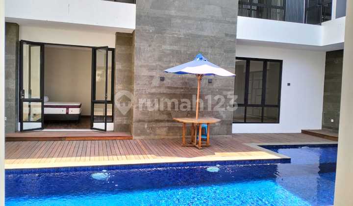 Contemporary Modern House di Emerald Cove Gading Serpong, Tangerang