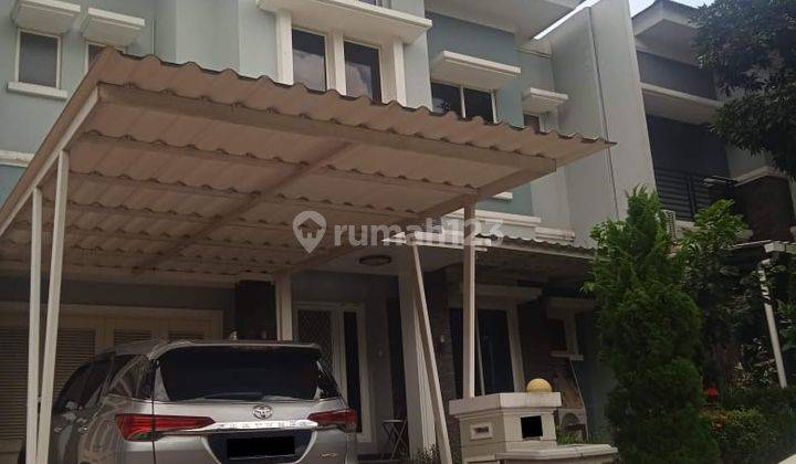 Rumah Mewah Full Furnish Bersih Tidak Hadap Tetangga di The Jade 1