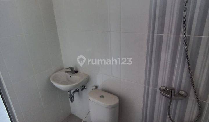 Rumah 2 Lantai di Malibu Village Gading Serpong, Tangerang 2