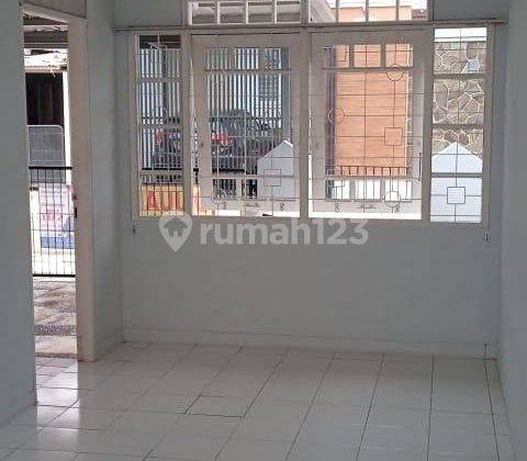 Rumah 3 BR di Perumahan Nusa Loka, Tangerang Selatan 1