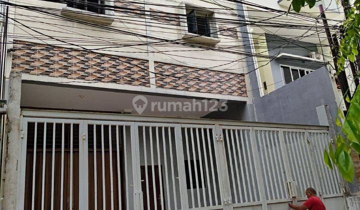 Rumah di Perumahan duta mas 3 Lantai Baru 1