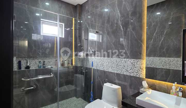 For Sale: Neat and Ready-to-Occupy House at Reasonable Price in Taman Parahyangan - Lippo Karawaci Tangerang 2