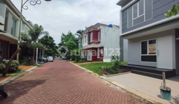 Rumah di Malibu Village JL. Fernhil - Gading Serpong 2