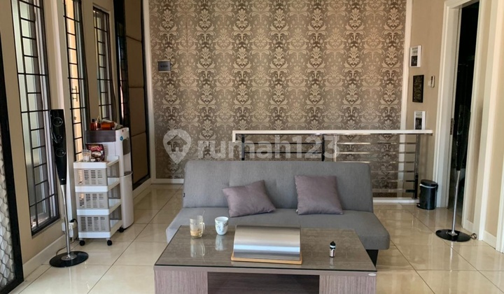 For Sale Rumah Mewah Fully Furnished di Karang Tengah, Tangerang 2