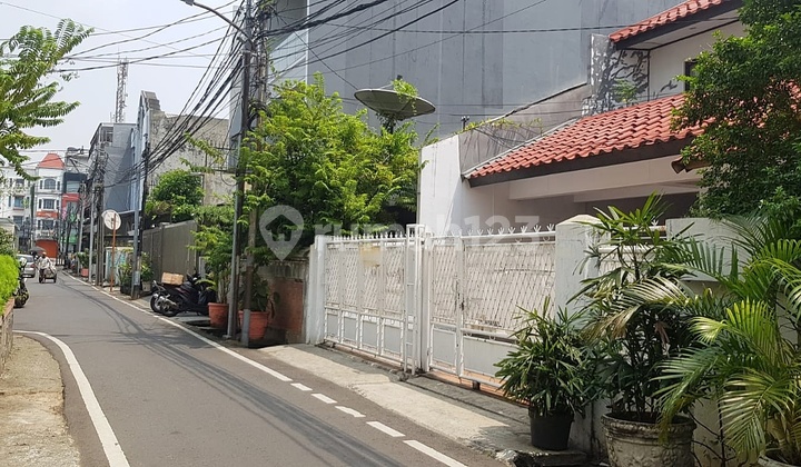 Dijual Rumah Luas & Nyaman di Petojo, Jakarta Pusat