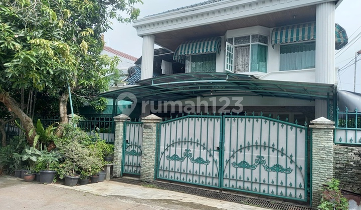 Dijual: Rumah 2 Lantai yang Luas dan Nyaman di Ciputat, Tangerang Selatan 1