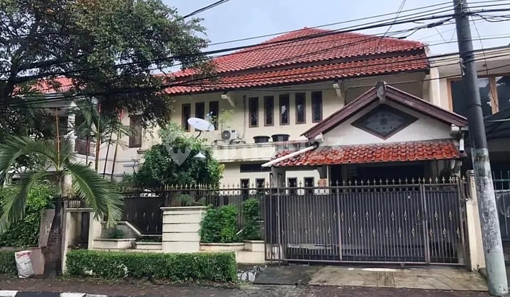 Dijual Rumah Luas & Asri di Bintaro Sektor 3A, Tangerang Selatan