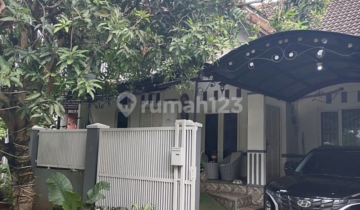 Dijual Rumah Full Furnished - Lokasi Strategis di Bintaro!