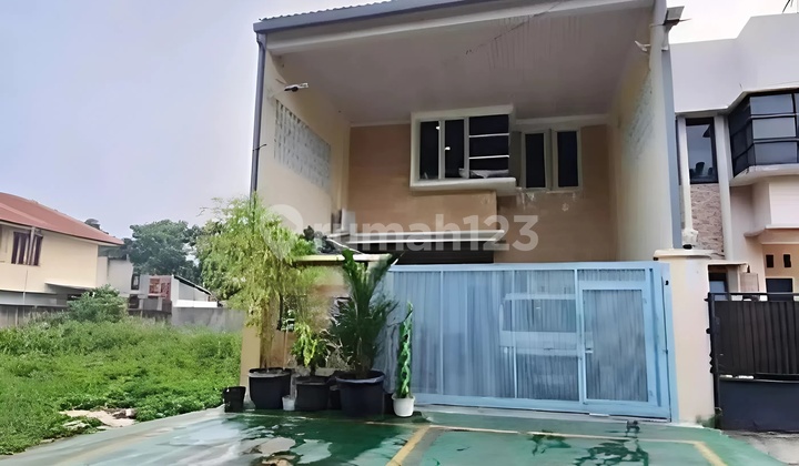 Dijual Rumah Luas & Nyaman di Joglo, Jakarta Barat Dijual Rumah Luas & Nyaman di Joglo, Jakarta Barat