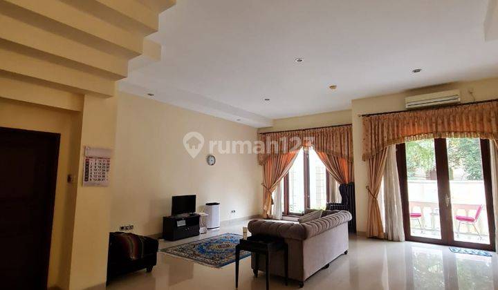 Rumah Bagus Furnished SHM di Pondok Indah, Jakarta Selatan 2