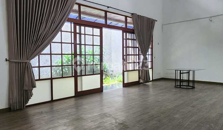 Senopati House, 4 BR, SHM, Good Condition, Ready to Occupy