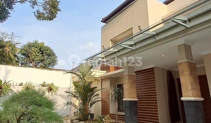 Nice Furnished House with SHM in Kemang, South Jakarta Nice Furnished House with SHM in Kemang, South Jakarta