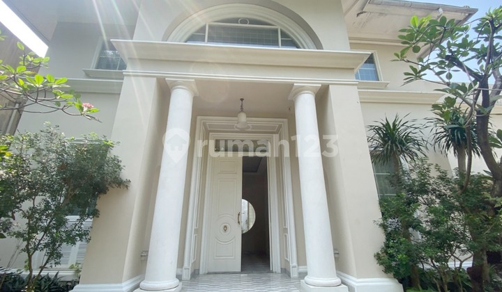 Semi Furnished House, Kebayoran Baru, South Jakarta with SHM 2