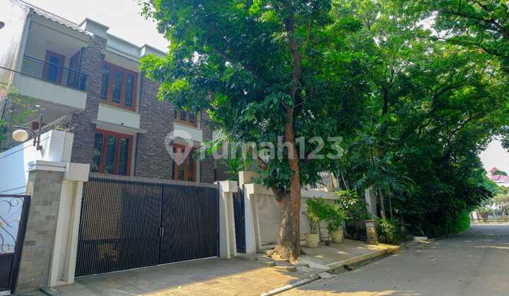 Pondok Indah House, South Jakarta Semi Furnished SHM