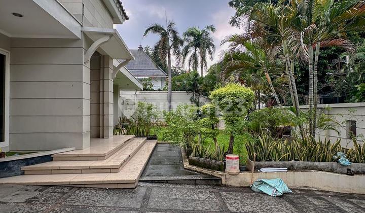 Rumah Menteng, Jakarta Pusat Bagus Furnished SHM