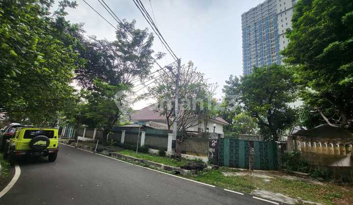 Rumah Tua Menteng Hitung Tanah Lokasi Strategis dan Asri 2
