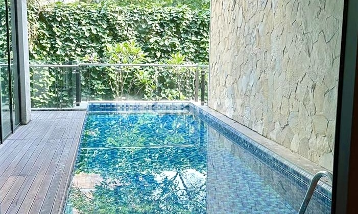 4-Story House Pakubuwono House Private Pool 2
