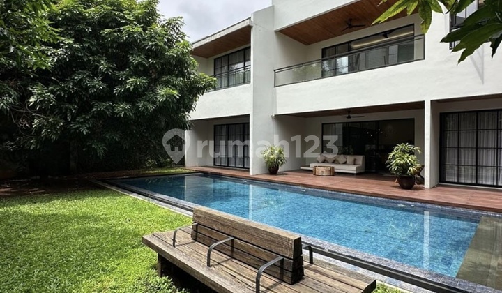 Rumah Siap Huni Kebayoran Baru 3 Lantai Baru Renovasi