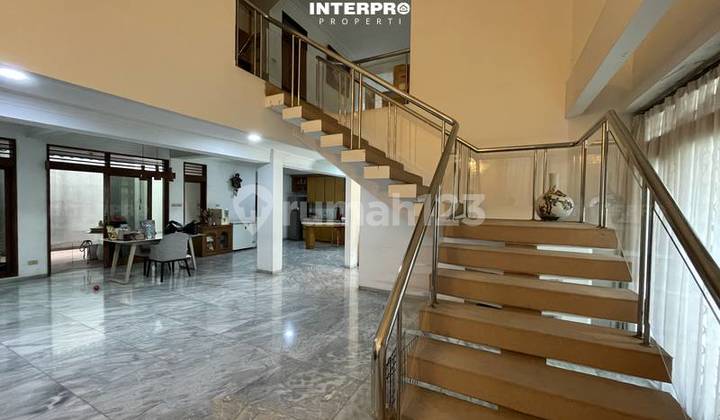 Spacious Classic Modern House with Open Layout in Intercon Kebon Jeruk 2