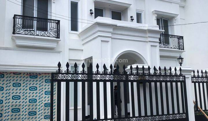 Dijual Rumah Baru Mewah Konsep American Classic di Puri Indah 1