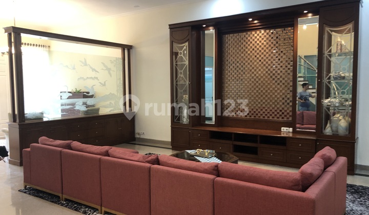Dijual Rumah Modern Minimalis Tema Mewah di Intercon Kebon Jeruk 2