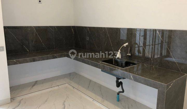 Rumah Baru Modern Minimalis di Meruya Selatan 2