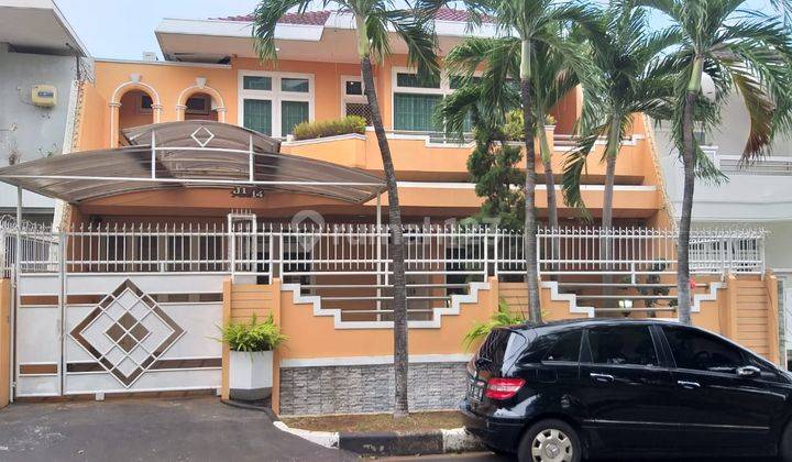 Rumah Dalam Komplek di Blok Tengah Intercon 1