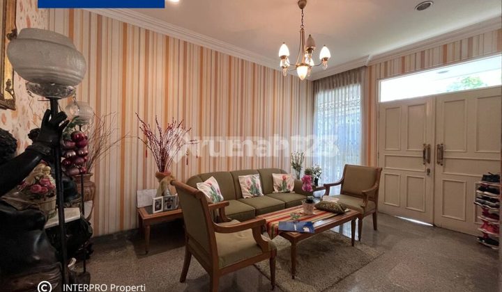 Rumah Hook 340 m, dengan taman yang apik, dan harga bersahabat di permata buana Rumah Hook 340 m, dengan taman yang apik, dan harga bersahabat di permata buana