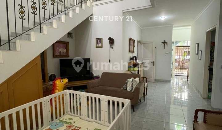 Rumah Homey Di Permata Buana, Ceiling Tinggi, One Gate System, Harga Unbeatable   2