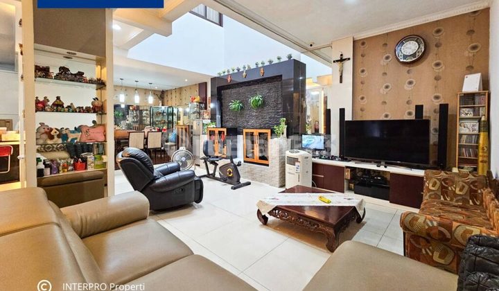 Rumah Lapang, Ruang Keluarga Besar, Design Modern di Permata Buana