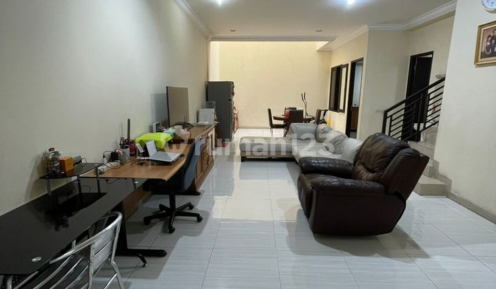 Rumah Depan Taman Cluster Baru Modern di Permata Buana  2