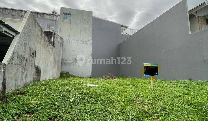 Kavling Lebar, Lokasi Strategis, di Komplek Blok Bagus di Puri Indah  1