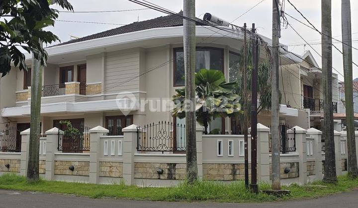 Front Garden Hook House in Puri Indah Cluster, Sturdy Building and Ready to Occupy 2