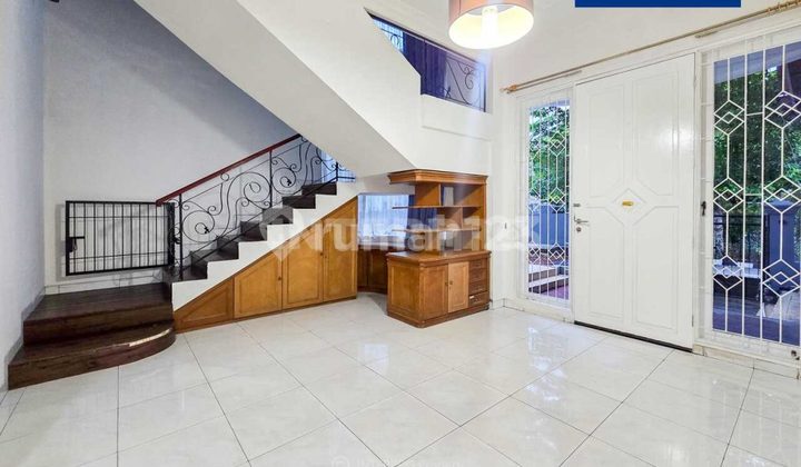 Rumah hoek, terawat, one gate system, permata buana