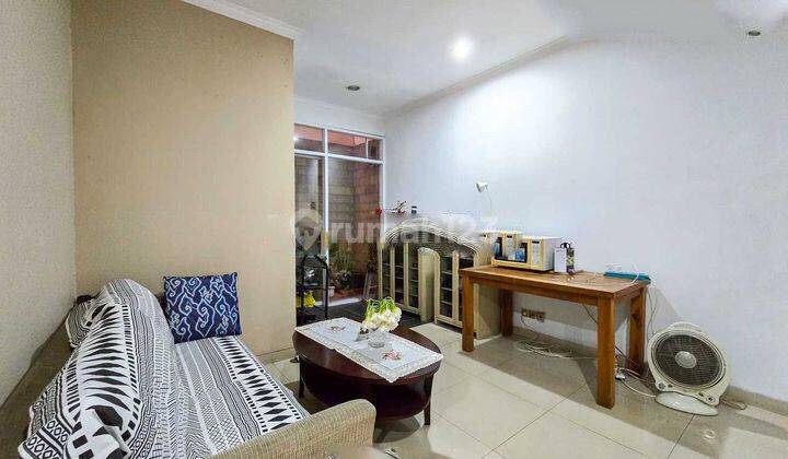 Rumah Homey, Clean, Simple Minimalis Di Puri Indah 2