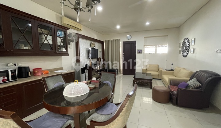 Rumah siap huni, bersih, terawat di puri mansion