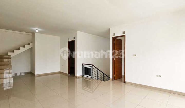 Ready-to-Occupy House Puri Indah, 120M2 Land Area, 2-Storey Building 1