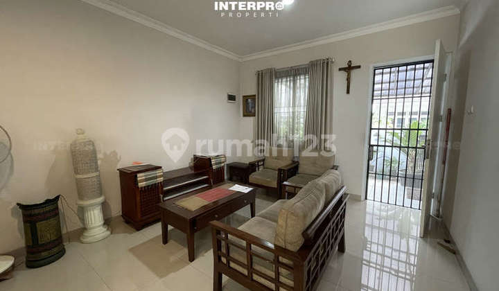 Rumah Rapih dan Terawat di Taman Aries Rumah Rapih dan Terawat di Taman Aries